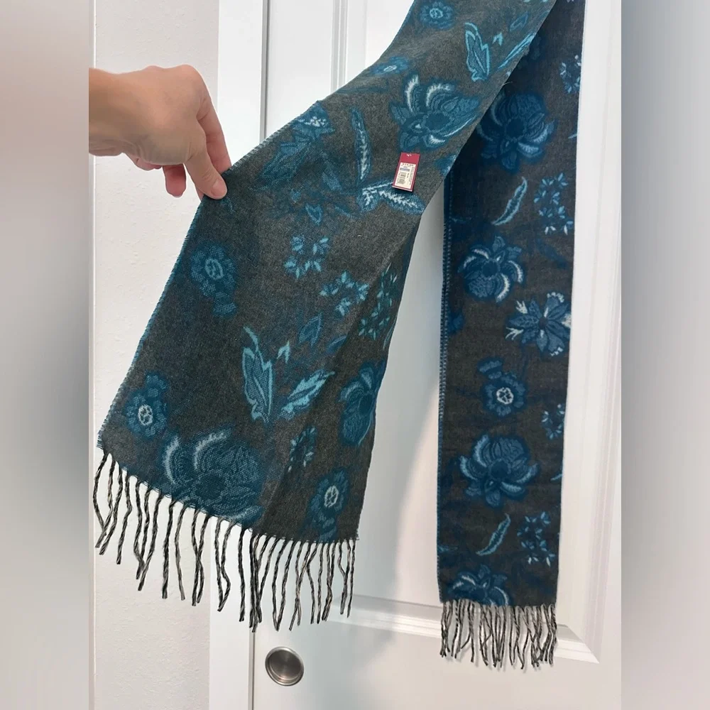 Merona Blue Floral Scarf - Picture 2 of 3